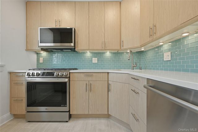 260-55 Union Turnpike B, Glen Oaks, NY 11004