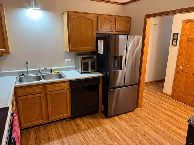 3975 Cobblestone Cove, New Haven, IN 46774