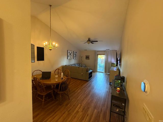 3975 Cobblestone Cove, New Haven, IN 46774