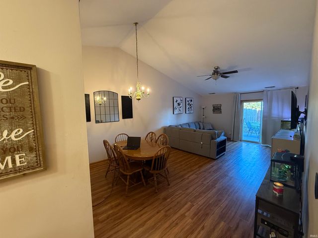 3975 Cobblestone Cove, New Haven, IN 46774