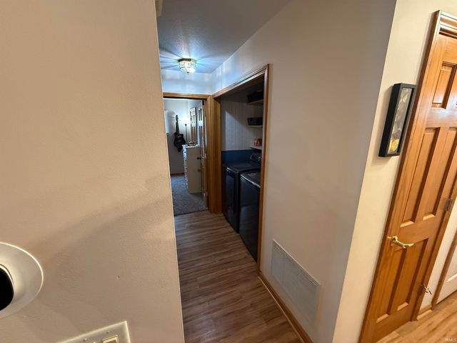 3975 Cobblestone Cove, New Haven, IN 46774