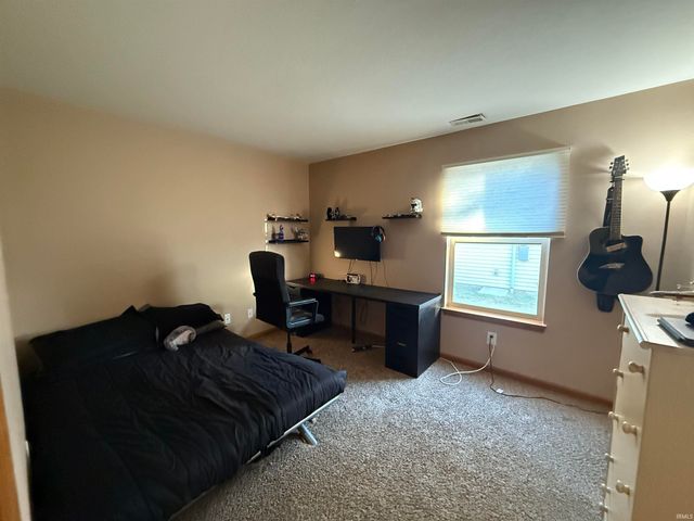 3975 Cobblestone Cove, New Haven, IN 46774