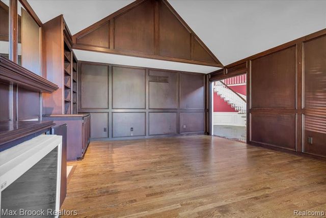 5554 Pine Brooke Court, Bloomfield Hills, MI 48304