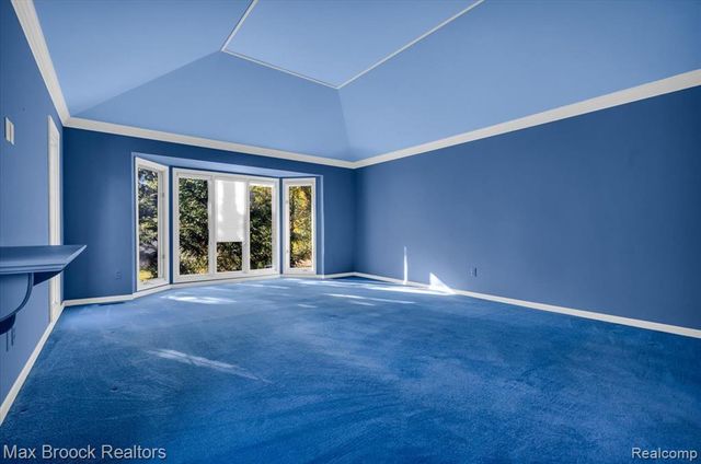 5554 Pine Brooke Court, Bloomfield Hills, MI 48304