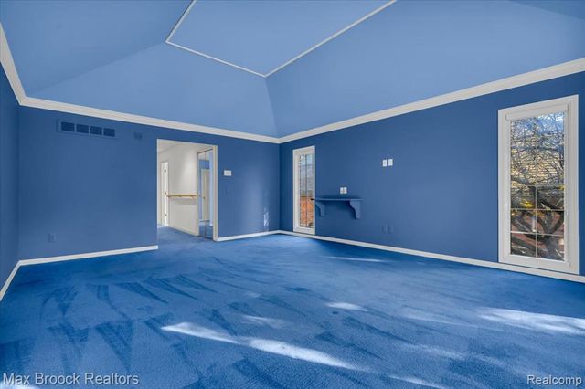 5554 Pine Brooke Court, Bloomfield Hills, MI 48304