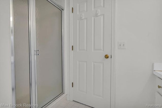 5554 Pine Brooke Court, Bloomfield Hills, MI 48304