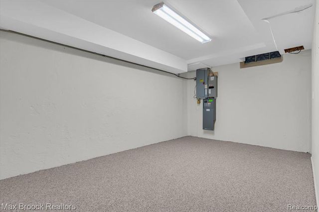 5554 Pine Brooke Court, Bloomfield Hills, MI 48304