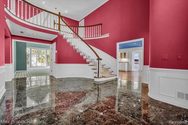 5554 Pine Brooke Court, Bloomfield Hills, MI 48304