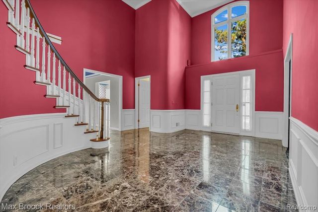 5554 Pine Brooke Court, Bloomfield Hills, MI 48304