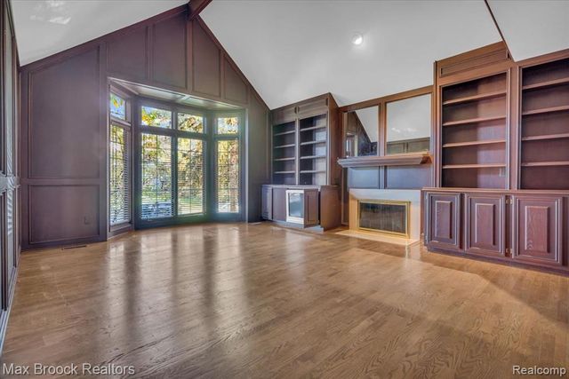 5554 Pine Brooke Court, Bloomfield Hills, MI 48304