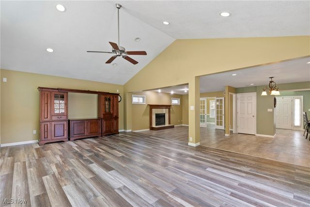 490 Vandalia Drive, Tallmadge, OH 44278