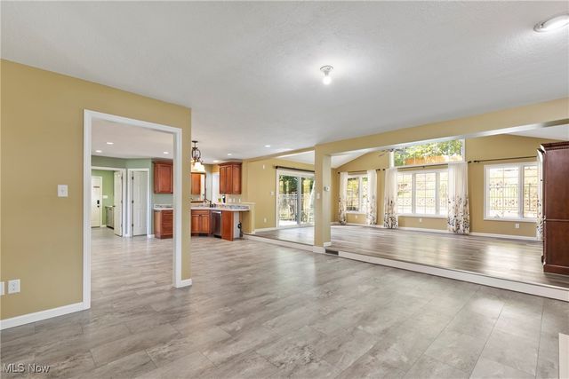 490 Vandalia Drive, Tallmadge, OH 44278