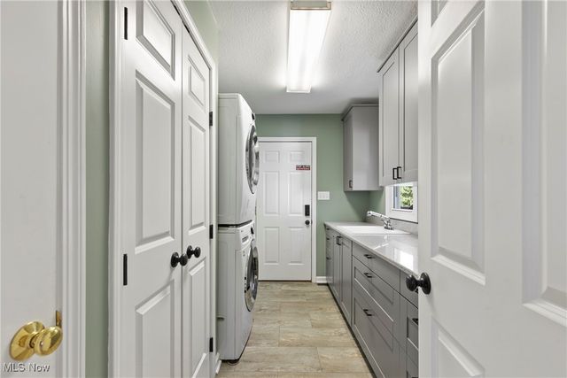 490 Vandalia Drive, Tallmadge, OH 44278