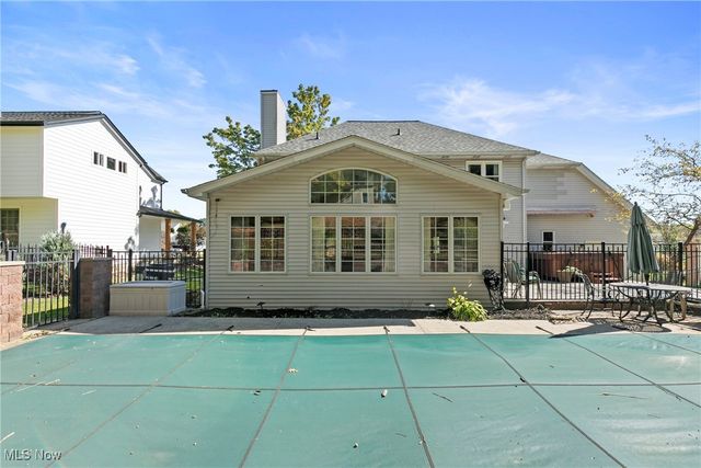 490 Vandalia Drive, Tallmadge, OH 44278