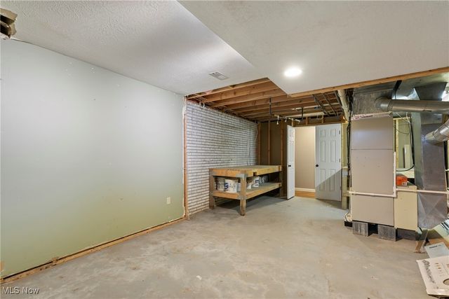 490 Vandalia Drive, Tallmadge, OH 44278