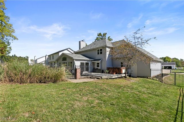 490 Vandalia Drive, Tallmadge, OH 44278