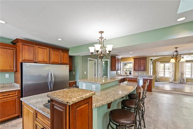 490 Vandalia Drive, Tallmadge, OH 44278