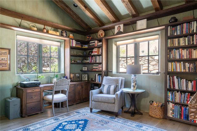 39 Yana Drive, Santa Fe, NM 87506