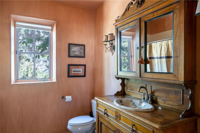 39 Yana Drive, Santa Fe, NM 87506
