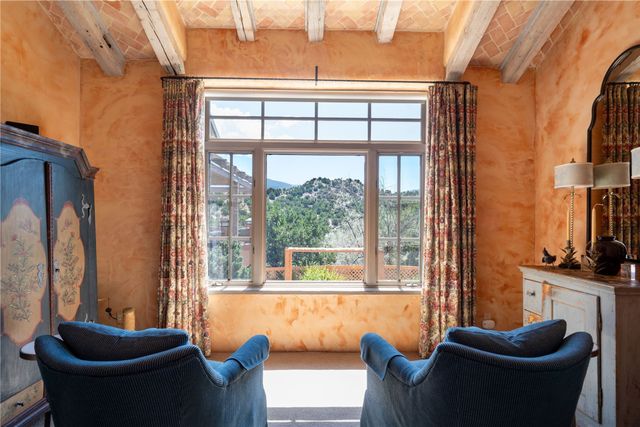 39 Yana Drive, Santa Fe, NM 87506