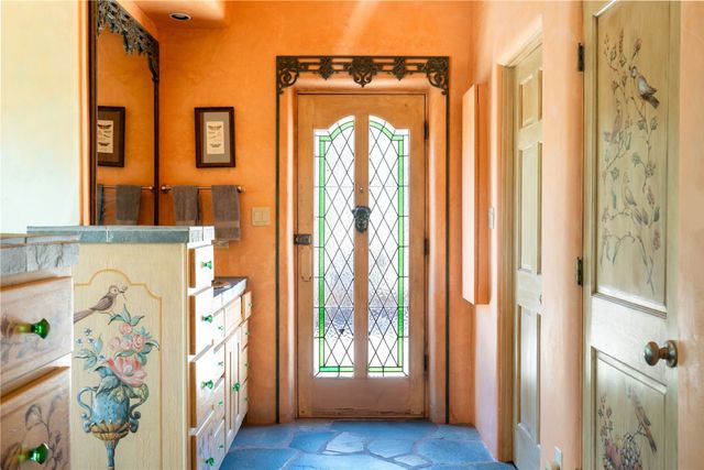 39 Yana Drive, Santa Fe, NM 87506
