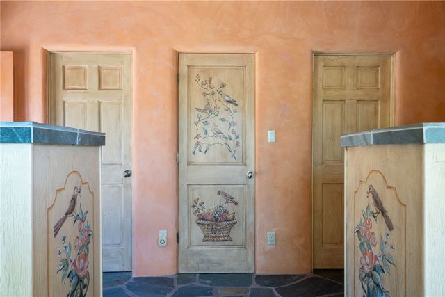 39 Yana Drive, Santa Fe, NM 87506