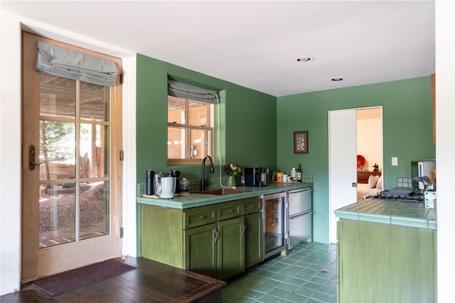 39 Yana Drive, Santa Fe, NM 87506