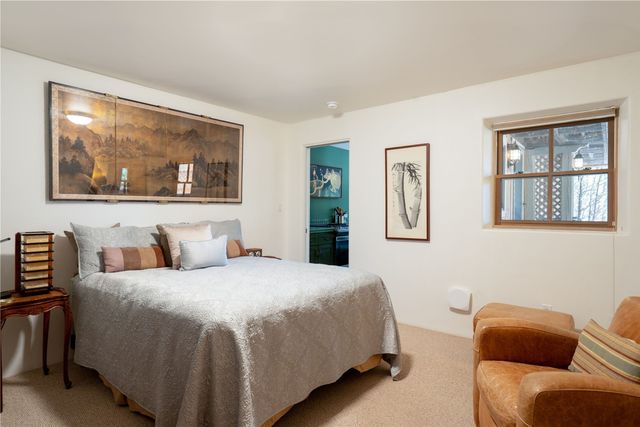 39 Yana Drive, Santa Fe, NM 87506