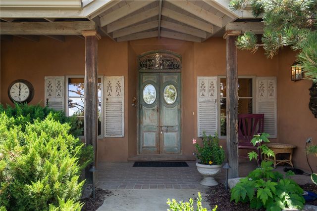 39 Yana Drive, Santa Fe, NM 87506