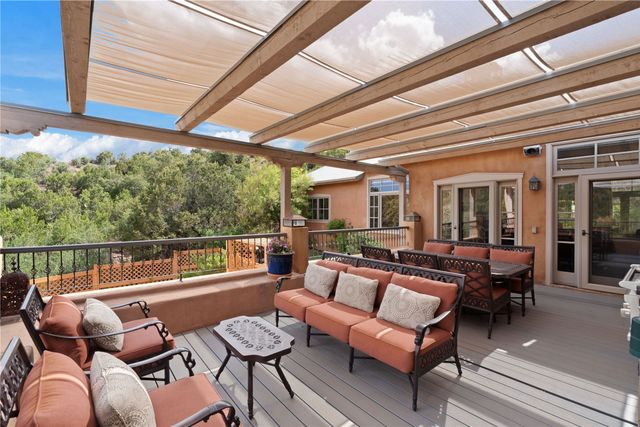 39 Yana Drive, Santa Fe, NM 87506
