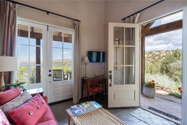 39 Yana Drive, Santa Fe, NM 87506