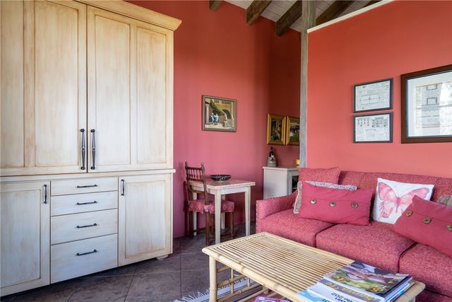 39 Yana Drive, Santa Fe, NM 87506