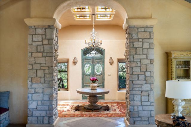 39 Yana Drive, Santa Fe, NM 87506