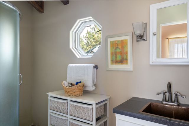 39 Yana Drive, Santa Fe, NM 87506