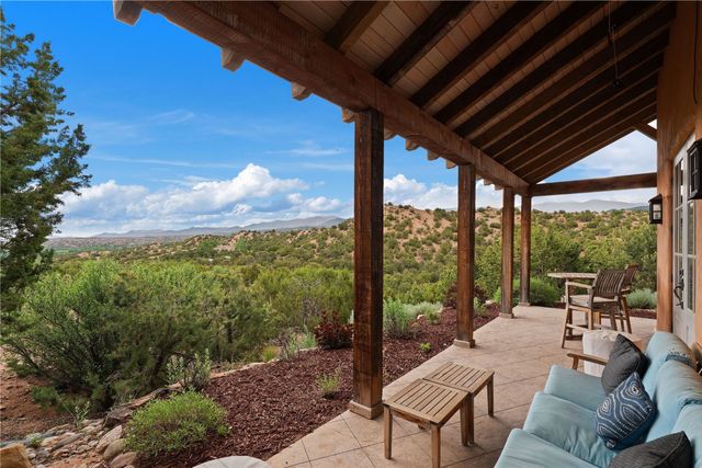 39 Yana Drive, Santa Fe, NM 87506