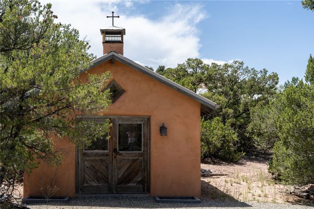 39 Yana Drive, Santa Fe, NM 87506