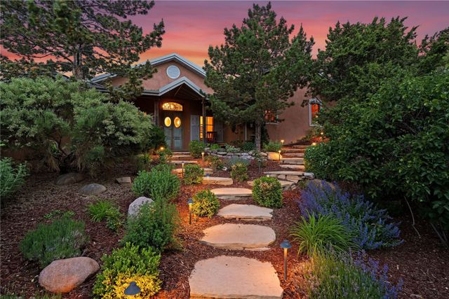 39 Yana Drive, Santa Fe, NM 87506