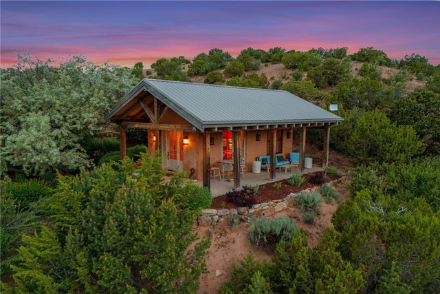 39 Yana Drive, Santa Fe, NM 87506