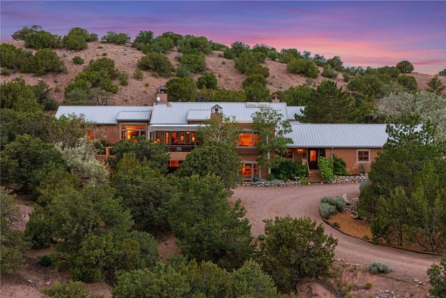 39 Yana Drive, Santa Fe, NM 87506