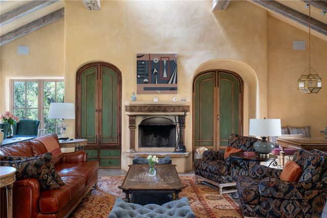 39 Yana Drive, Santa Fe, NM 87506