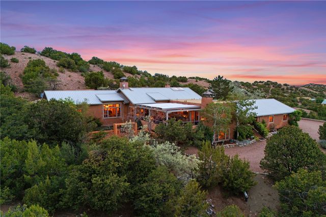 39 Yana Drive, Santa Fe, NM 87506