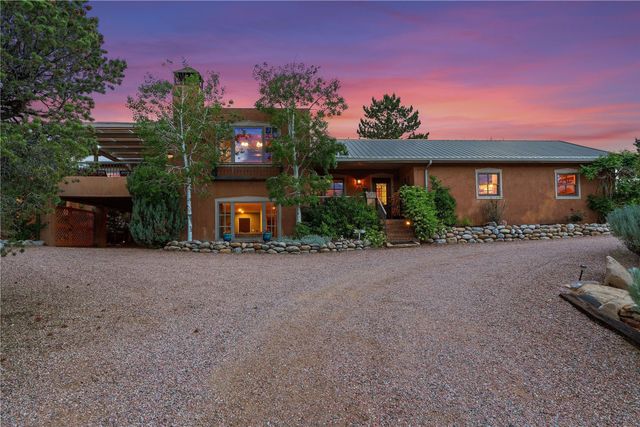 39 Yana Drive, Santa Fe, NM 87506