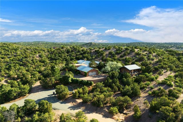 39 Yana Drive, Santa Fe, NM 87506