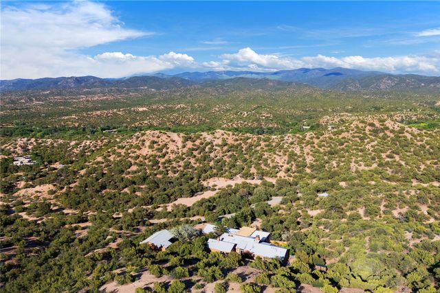 39 Yana Drive, Santa Fe, NM 87506