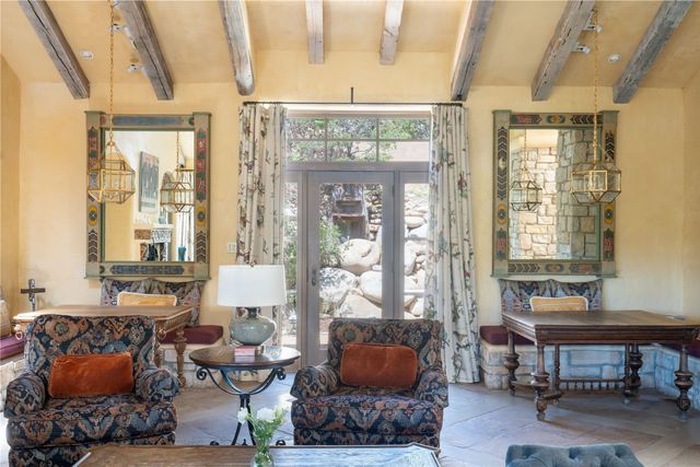 39 Yana Drive, Santa Fe, NM 87506