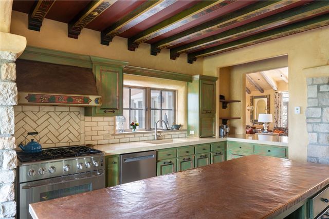 39 Yana Drive, Santa Fe, NM 87506