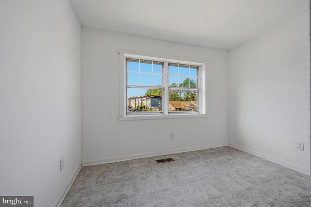206 WHITHERSPOON LN, Newark, DE 19713