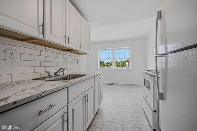 206 WHITHERSPOON LN, Newark, DE 19713