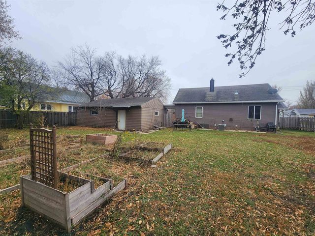 922 University Ave, Minot, ND 58703