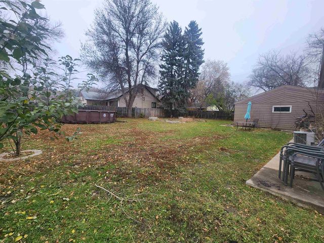 922 University Ave, Minot, ND 58703